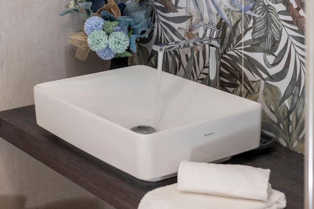 Апартаменты Piazza San Carlo Elegante Loft In Centro - Wi-Fi Турин Экстерьер фото